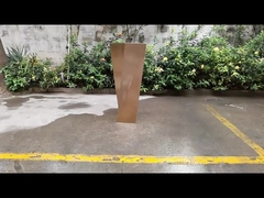 plantador de la flor del metal