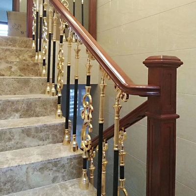 Перила нержавеющей стали лестницы золота крытые для конференц-зала