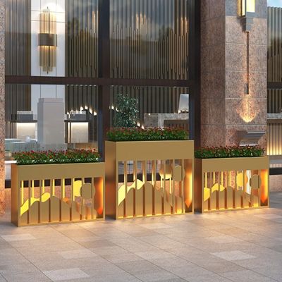 OEM Gold Hollow Out Metal Flower Planter Boxes Tall 600mm With Led Light